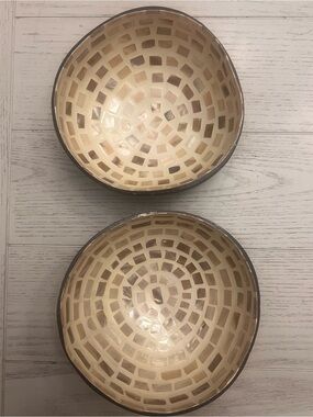 Set of 2 Mother of Pearl Mosaic Coconut Shell Bowls